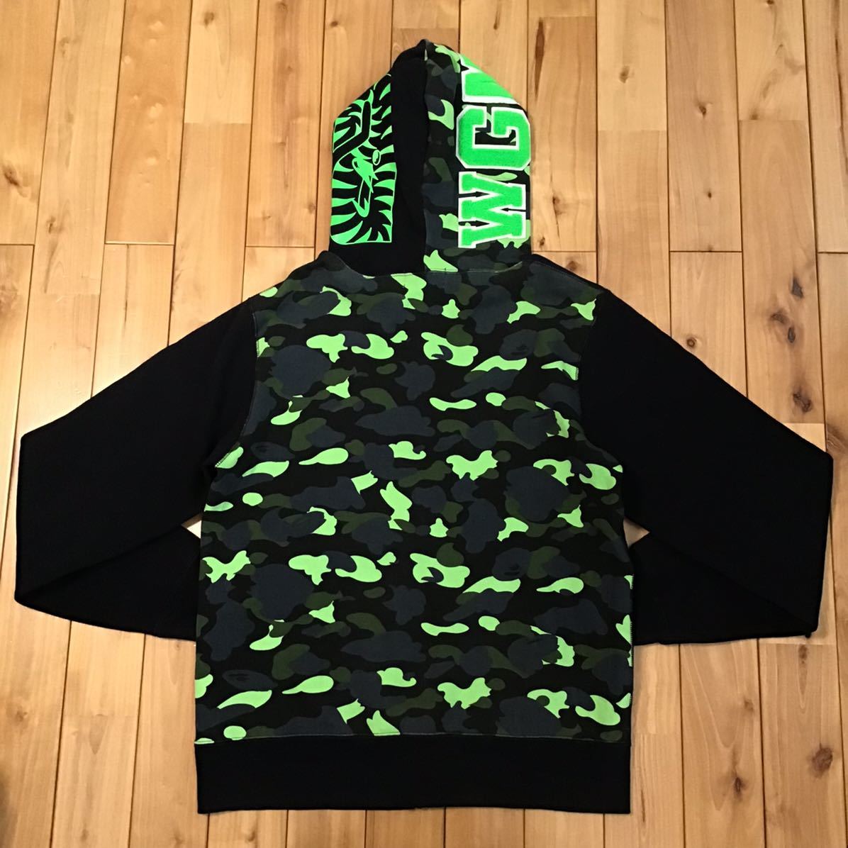 1st camo neon シャーク パーカー Lサイズ shark full zip hoodie a bathing ape bape ネオン 迷彩 エイプ ベイプ アベイシングエイプ d241_画像3