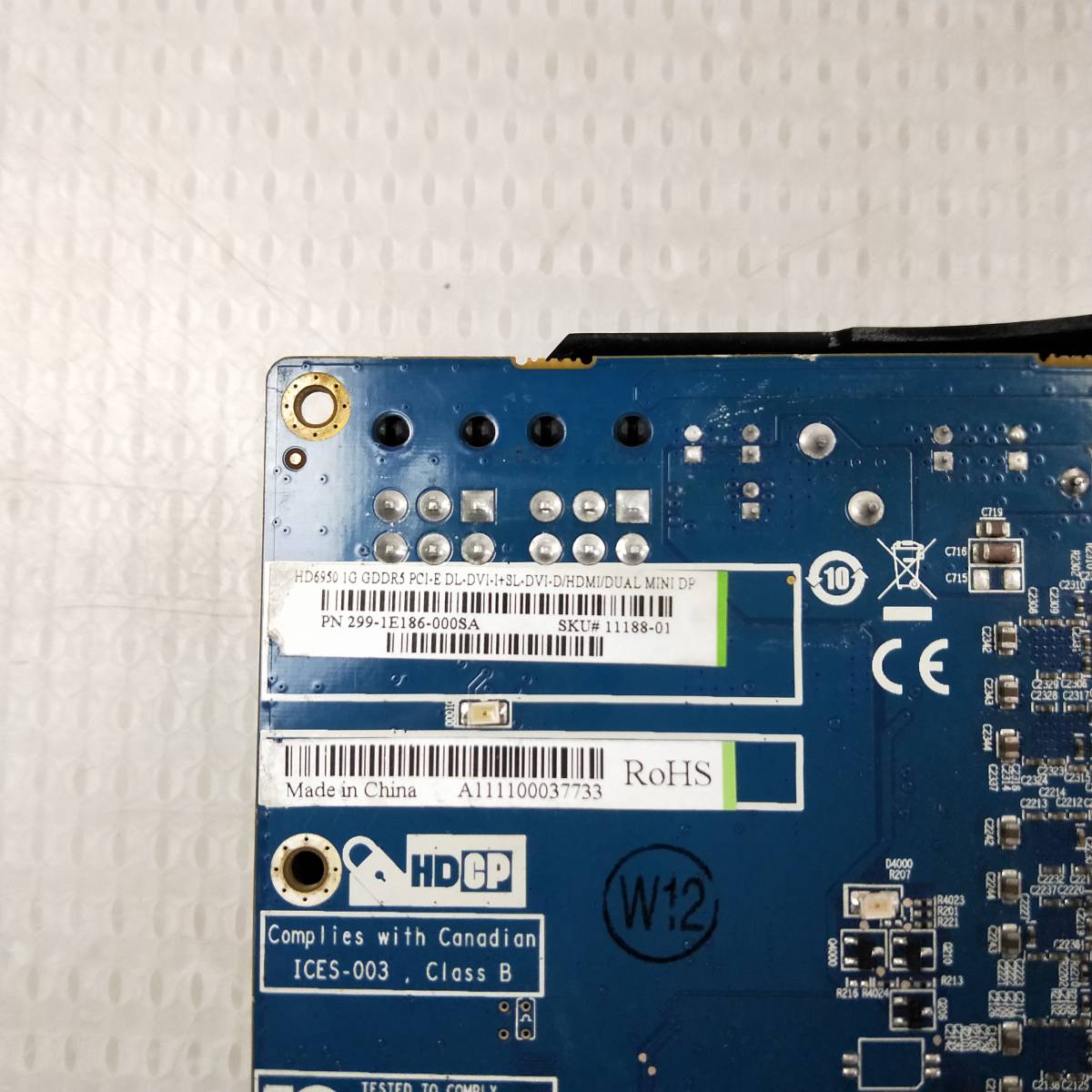 【中古パーツ】SAPPHIRE Radeon HD6950 1G GDDR5 HDMI/DVI/MiniDP グラフィックボード/ビデオカード PCI-E ■XK203-3_画像4