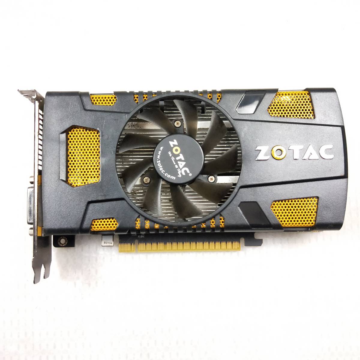 【中古パーツ】ZOTAC GTX550 Ti 1GB 192BIT DDR5 DP/HDMI/DVI グラフィックボード/ビデオカード PCI-E ■XK525-2_画像1