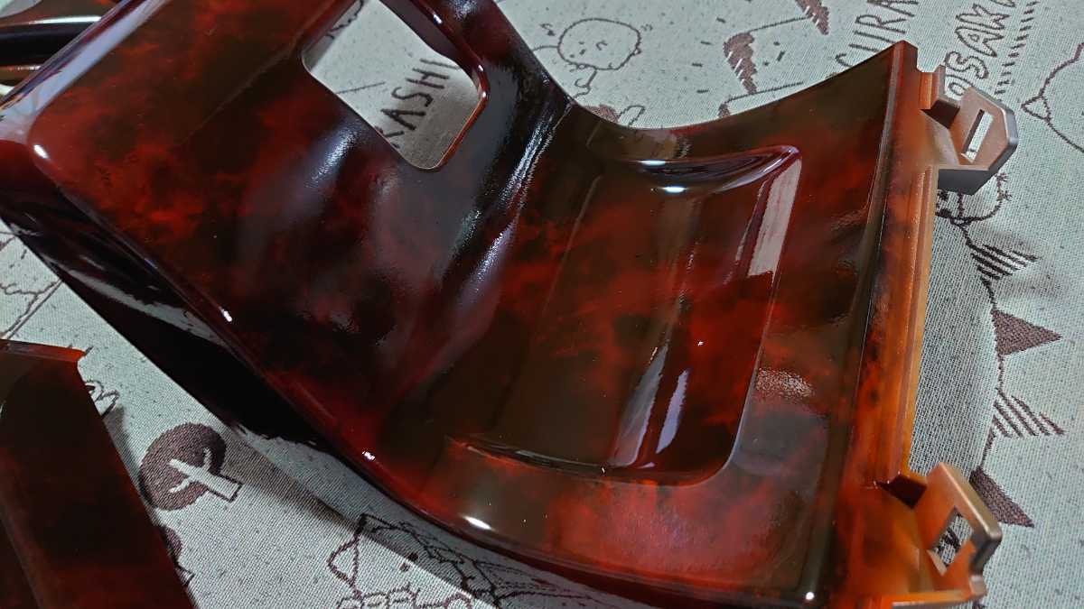 UD 旧クオン用のカスタムインテリアパネル ウッド 木目調が好き UD 旧クオン用のカスタムインテリアパネル ウッド 木目調が好き