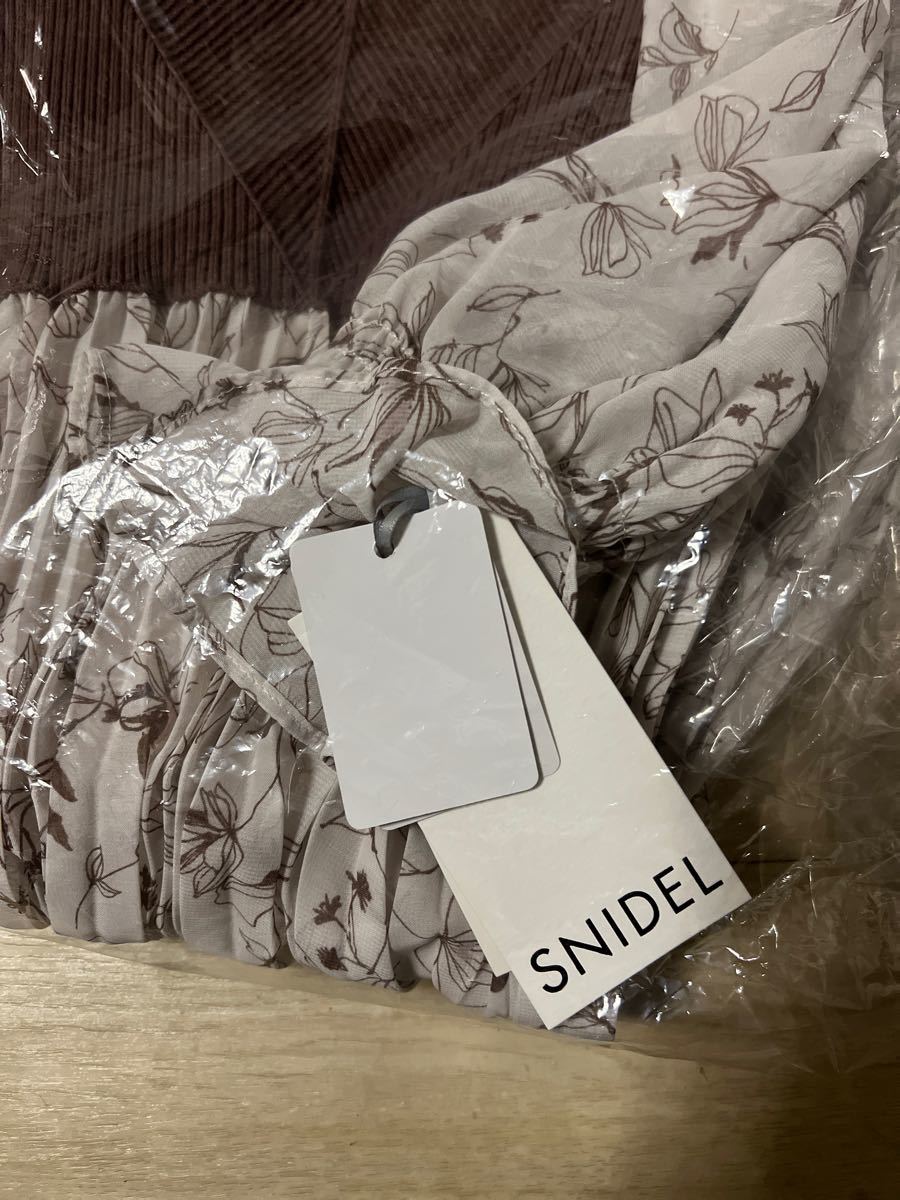 SNIDEL / スナイデル ウエストリブフレアスリーブプリーツワンピース