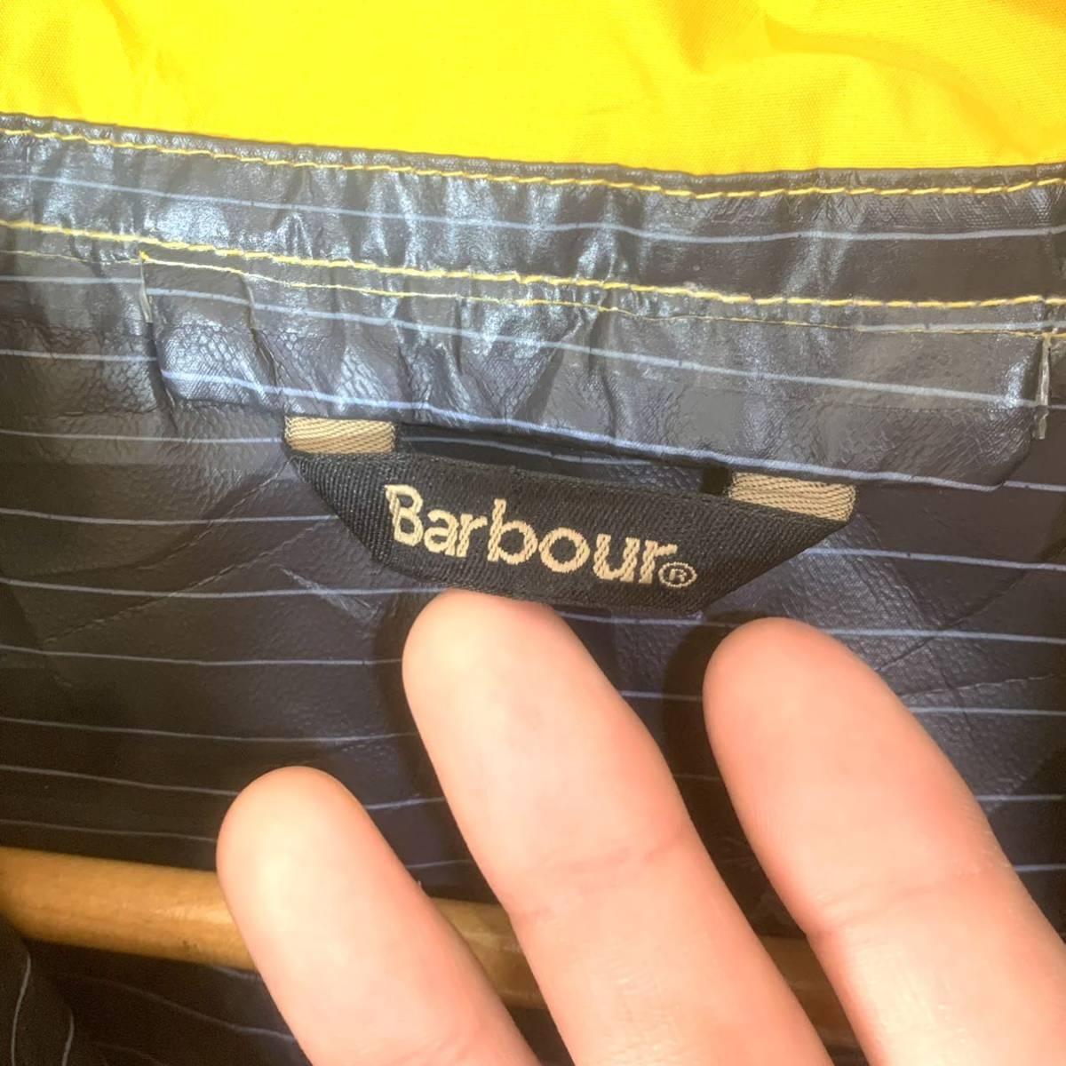 ■ビンテージ Barbour バブアー WATERPROOF AND BREATHABLE フード付き ナイロンジャケット 古着 雨具 イエロー ボーイズ サイズ6■_画像8