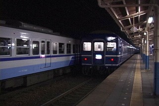 村上駅発車