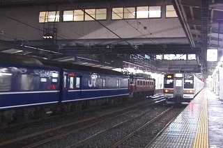高崎駅1番線に到著