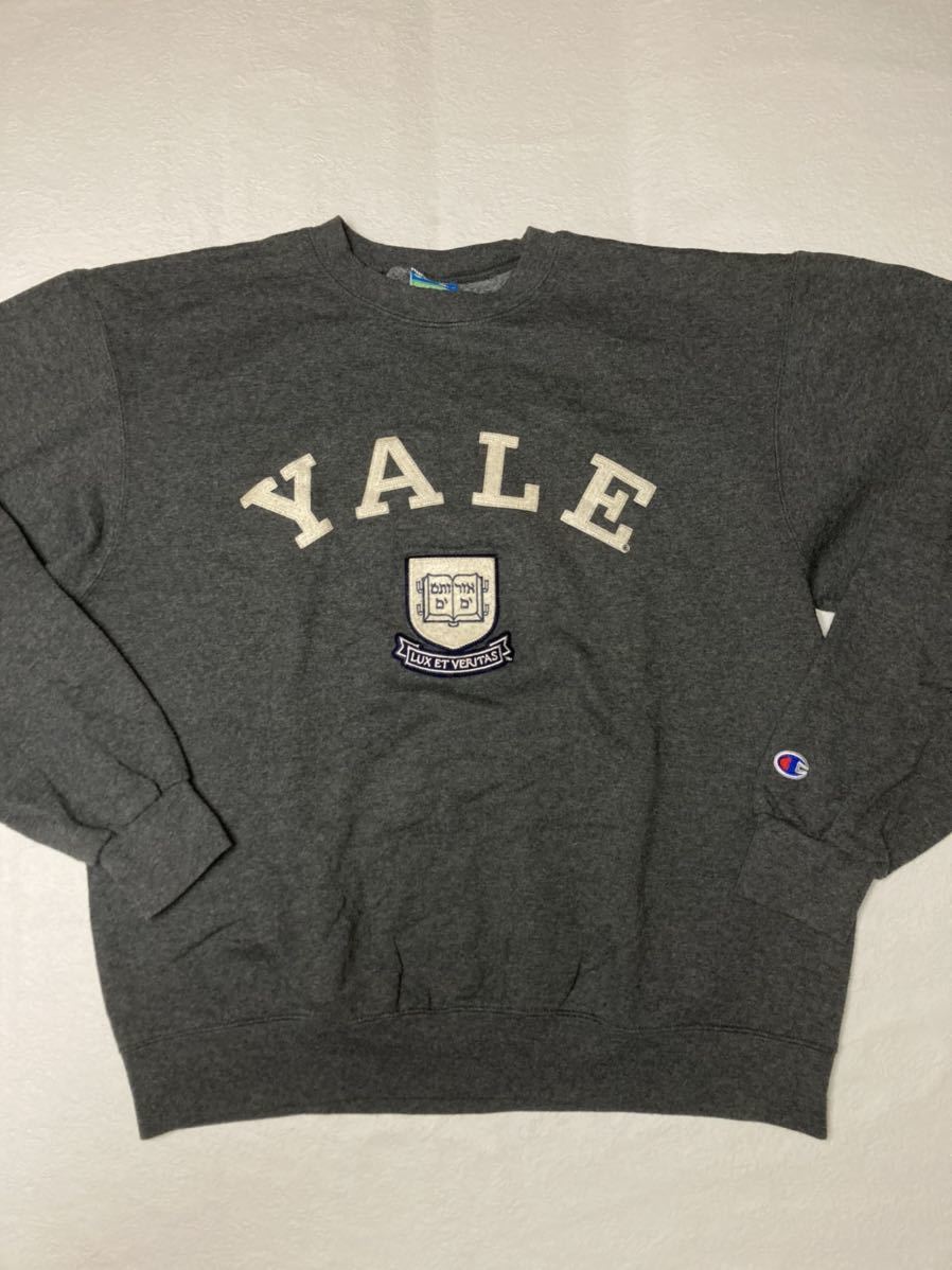 ◆ Champion ◆ チャンピオン YALE イェール大学 2段 フェルトパッチ ロゴ刺繍 スウェット M ダークグレー_画像1