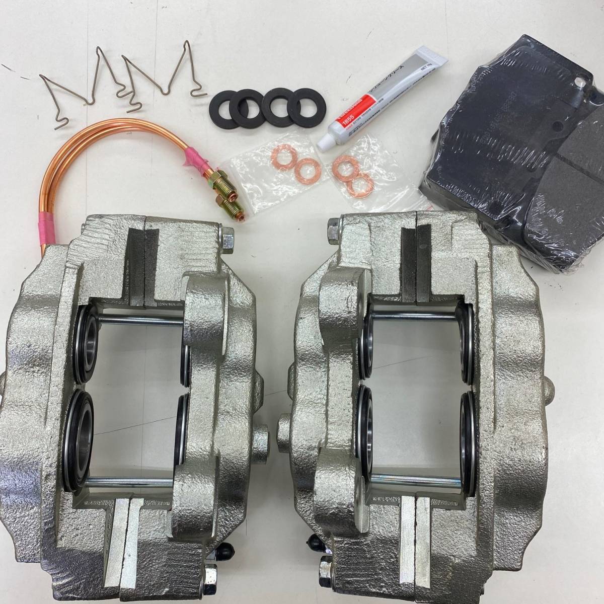 MK63 に代わるキャリパー ポン付け4PODキャリパー S30 ハコスカ