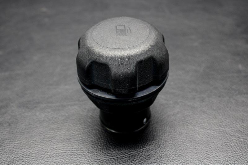 シードゥ RXT 215 2009年モデル 純正 FUEL TANK CAP, BLACK (部品番号275500710) 中古 [S546-019]_画像5