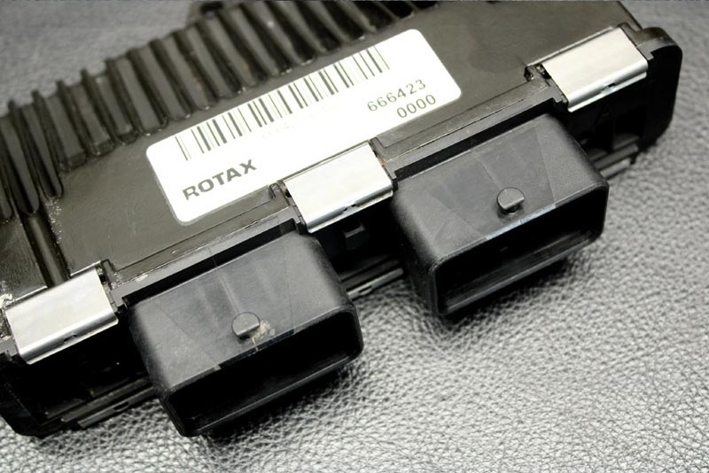 シードゥ GTX LTD IS 260 2011年モデル 純正 ELECTRONIC BOX (部品番号420666533) 中古 [S356-012]_画像9