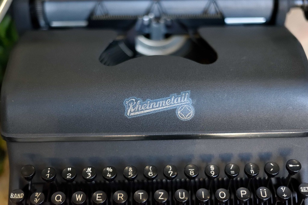 104876 Vintage [[Rheinmetall line metal company manufactured ] typewriter west Germany made MADE IN GERMANY antique Vintage 