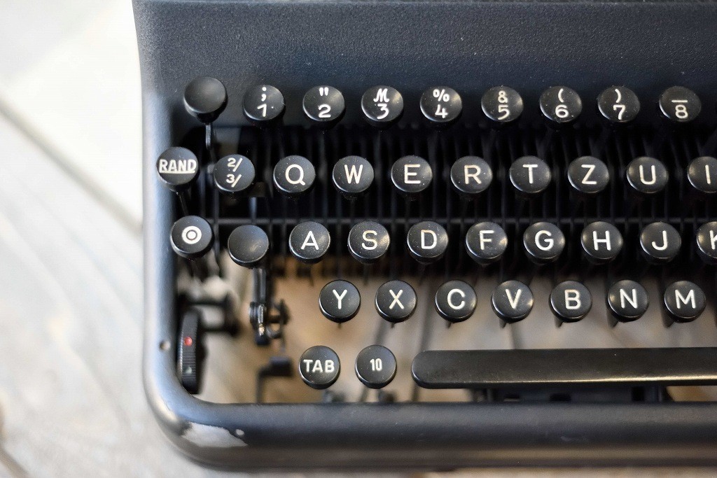 104876 Vintage [[Rheinmetall line metal company manufactured ] typewriter west Germany made MADE IN GERMANY antique Vintage 