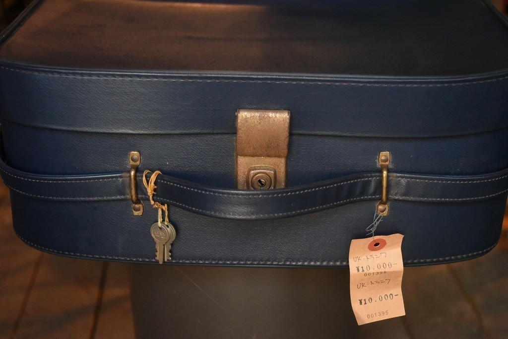 1395 ヴィンテージ　トランクケース　革鞄 英国製 アンティーク　ビンテージ　 フランス　イギリス　レトロ　旅行　トラベルケース_画像2