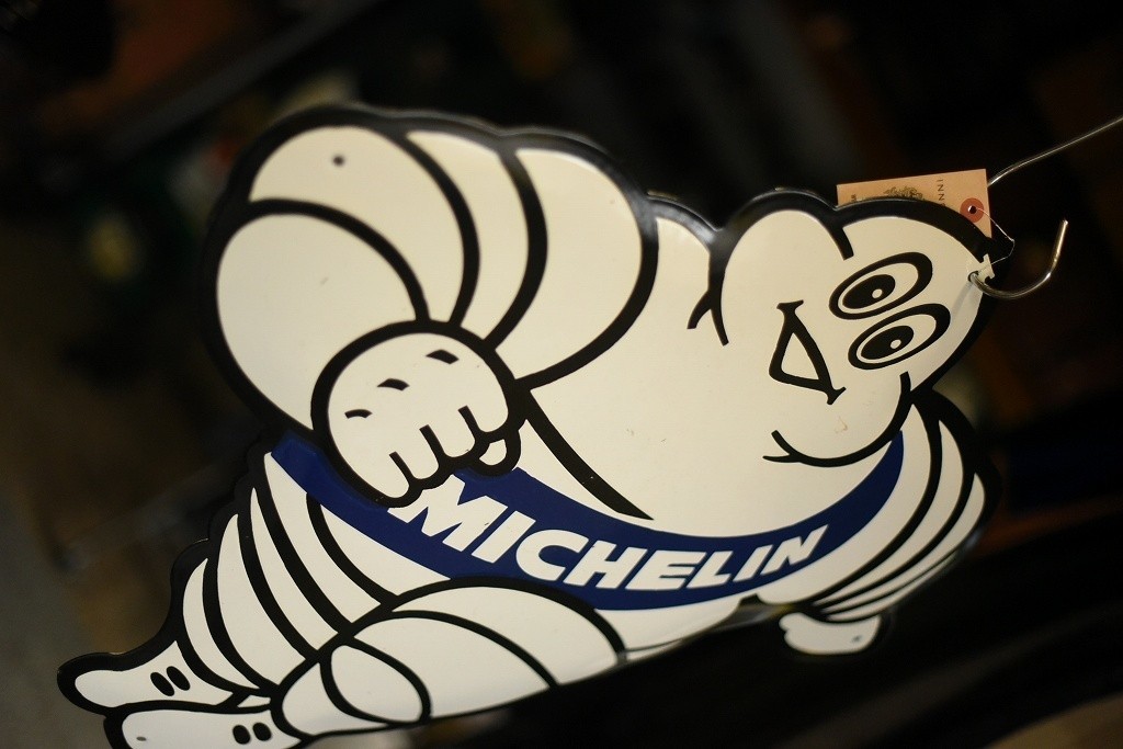 104810 ヴィンテージ　「MICHELIN ミシュラン」 ビバンダム（Bibendum）　 琺瑯製サインプレート　看板 アンティーク　ビンテージ　英国　_画像3