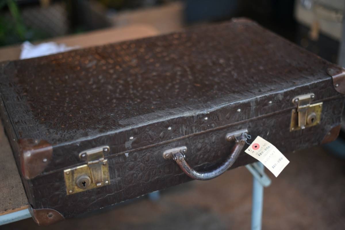 100377 ヴィンテージ　トランクケース　革鞄　カバン　アンティーク　ビンテージ　イギリス　ロンドン　英国　旅行　スーツケース