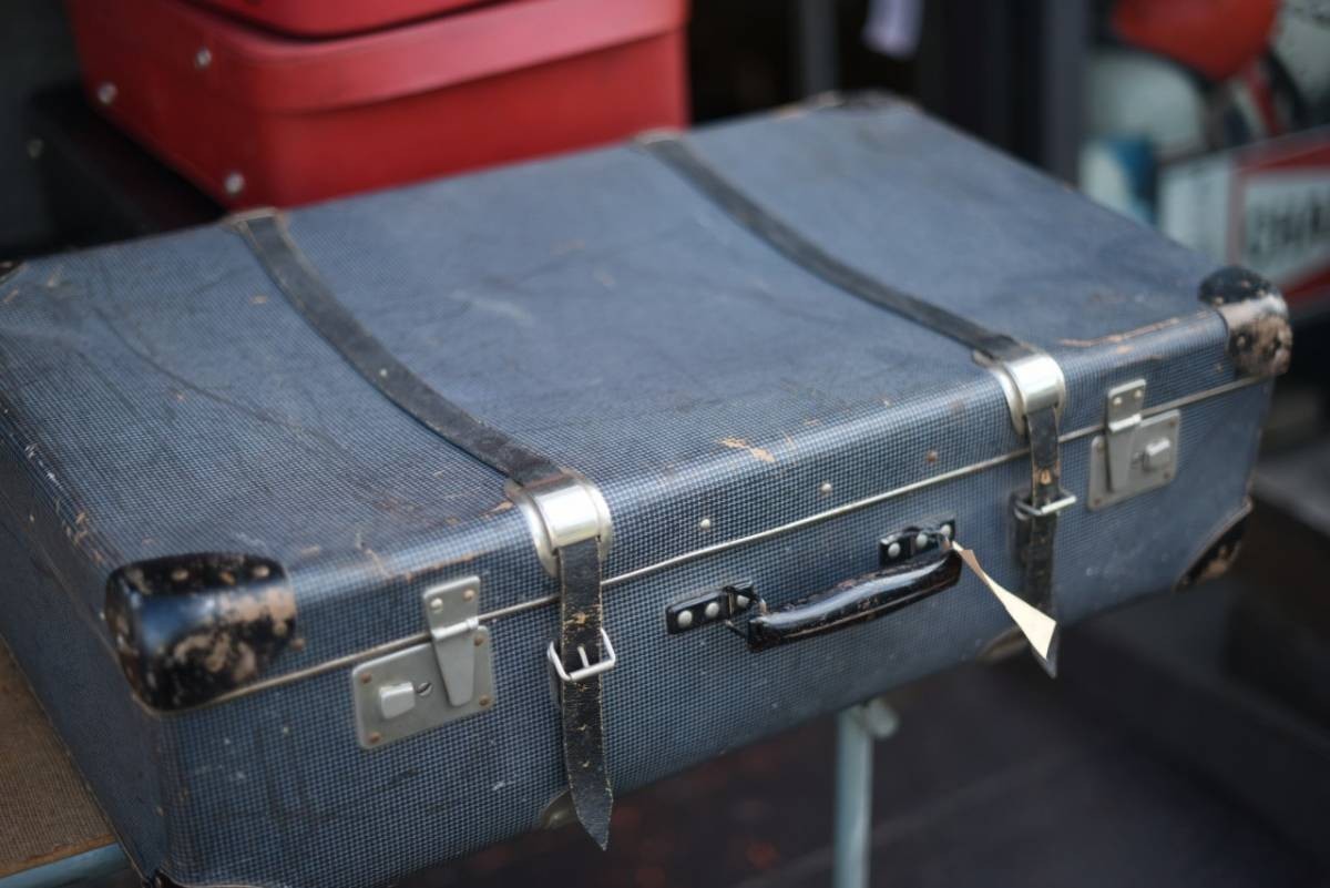 002103 ヴィンテージ　トランクケース　革鞄　カバン　アンティーク　ビンテージ　イギリス　ロンドン　英国　旅行　スーツケース