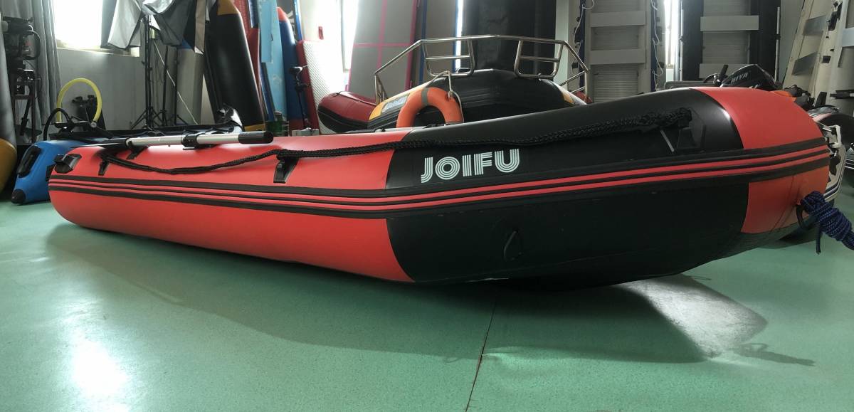 JOIFU赤黒 3.3メートル パワーボート V型船底 フィッシングボート ゴムボート 船外機 釣り_V型船底、防舷材もしっかり貼付