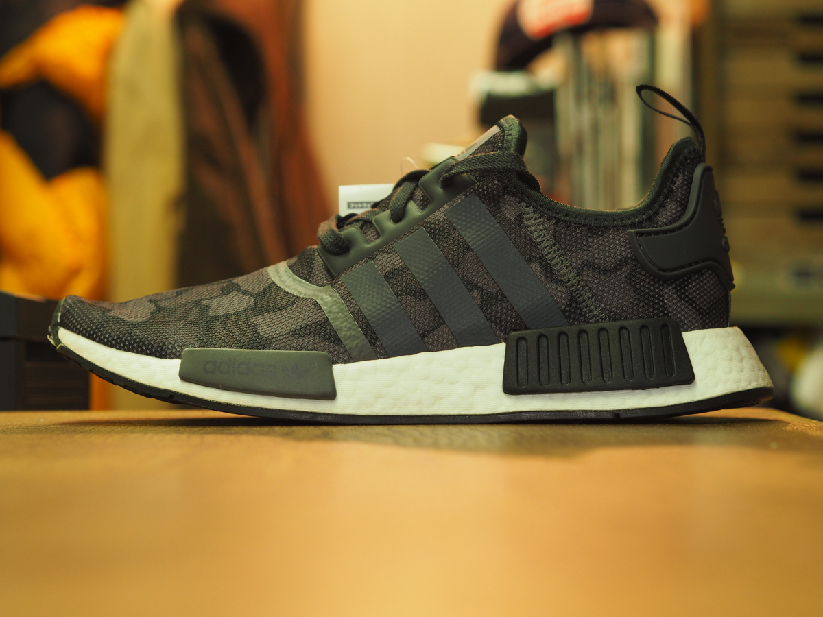 センチです∿ ヤフオク! - adidas Originals NMD R1 “BLACK CAMO” 26.5セン... ♟にどうぞ