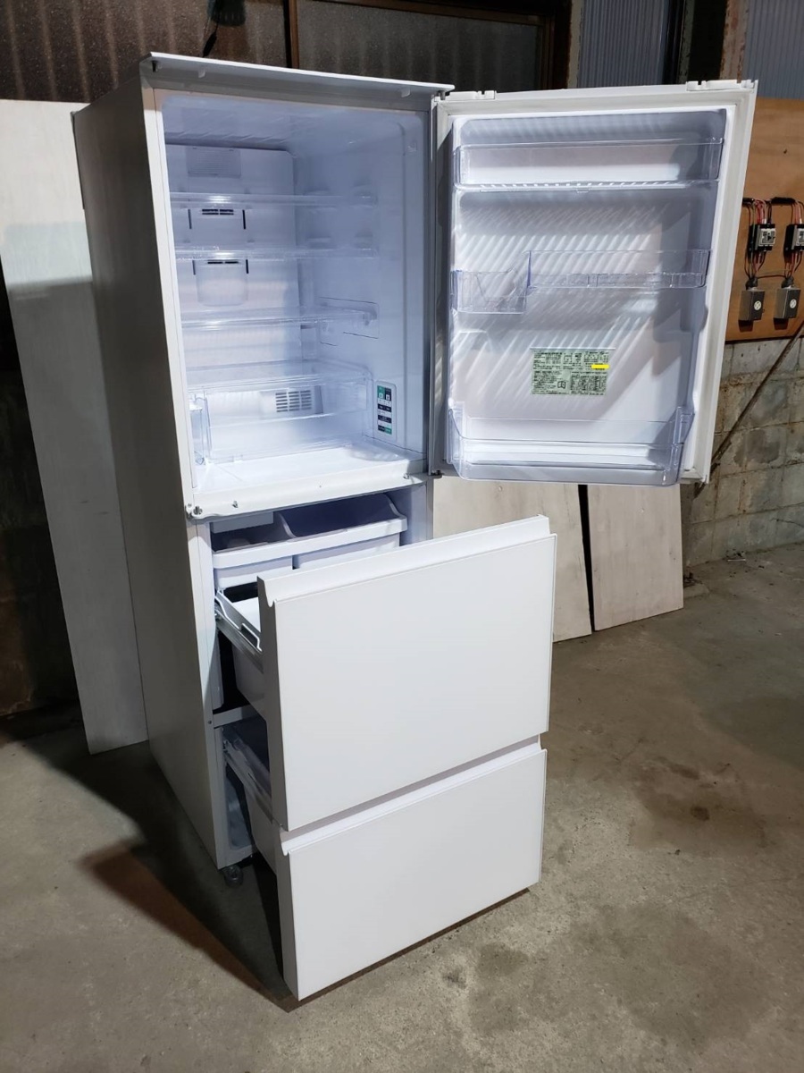 大阪/岸和田市発】SHARP/シャープ 3ドア冷凍冷蔵庫 SJ-GW35F-W 大阪/岸和田市発】SHARP/シャープ 3ドア冷凍冷蔵庫 SJ-GW35F-W
