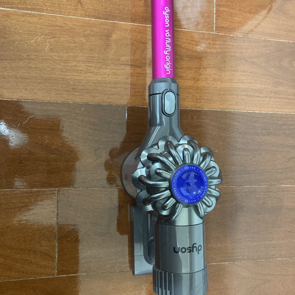 ダイソン Dyson V6 fluffy スティッククリーナー 掃除機 動作品 ダイソン Dyson V6 fluffy スティッククリーナー 掃除機 動作品