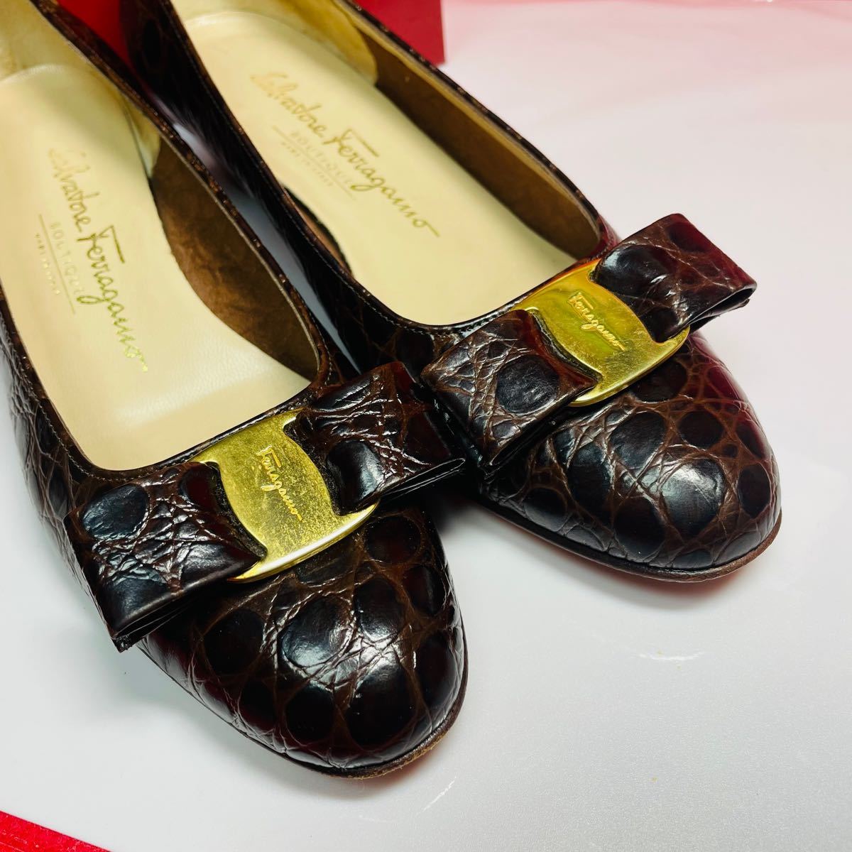 Ferragamo VARA ブラウン 型押 パンプス 23 | bedouingardenvillage.com