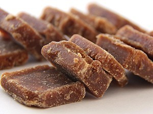 raw . brown sugar 230g ( Okinawa production brown sugar ).( domestic production raw .)... did.... exquisite accent . becomes confection..[ mail service correspondence ]