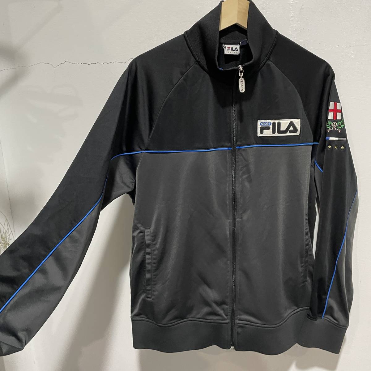 ☆送料無料☆FILA☆フィラ☆切替えジャージ☆黒グレー☆メンズM☆スポーツ☆H20c