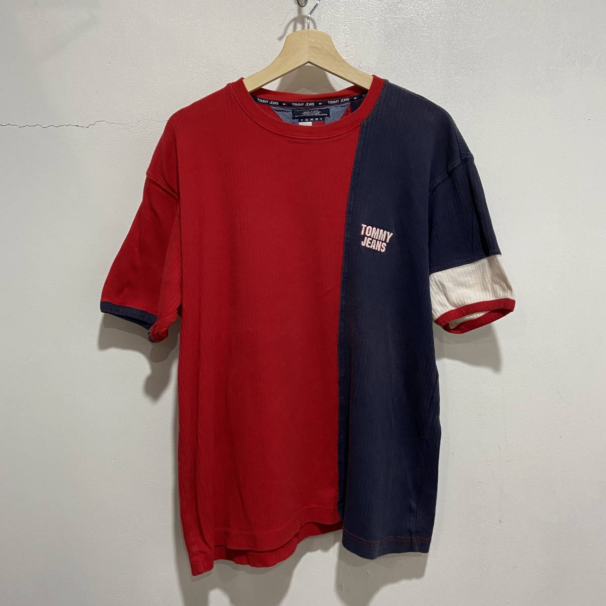 ☆送料無料☆Tommy HILFIGER☆トミーヒルフィガー☆リブTシャツ☆メンズL☆赤ネイビー☆B22_画像1