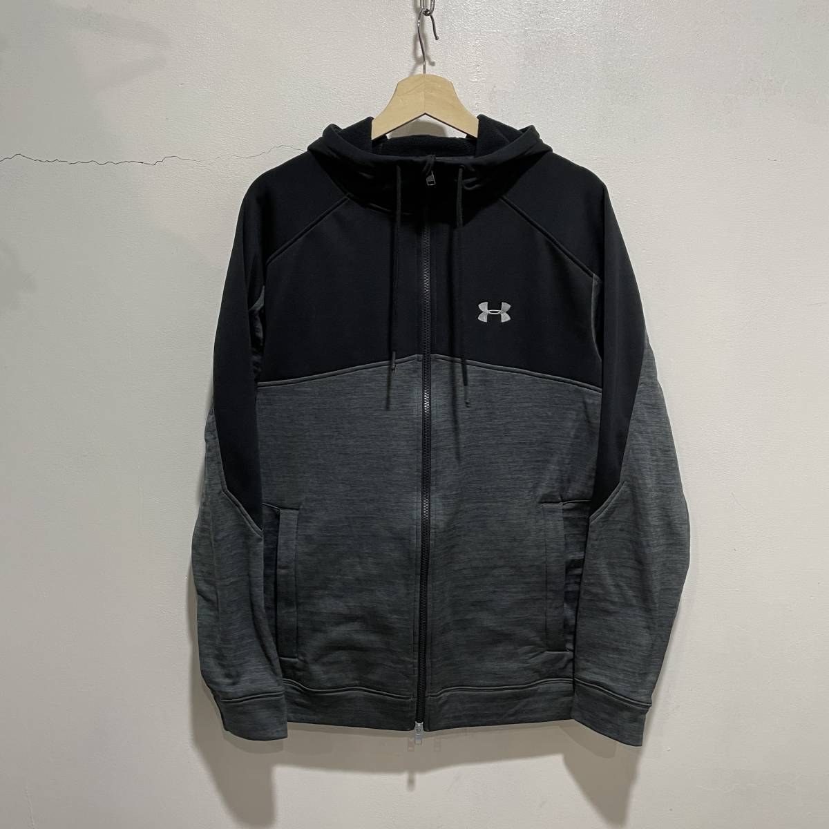 ☆送料無料☆UNDER ARMOUR☆アンダーアーマー☆コールドギア☆内フリースジップパーカー☆ストレッチ☆MD☆ルーズ☆c21ｃ