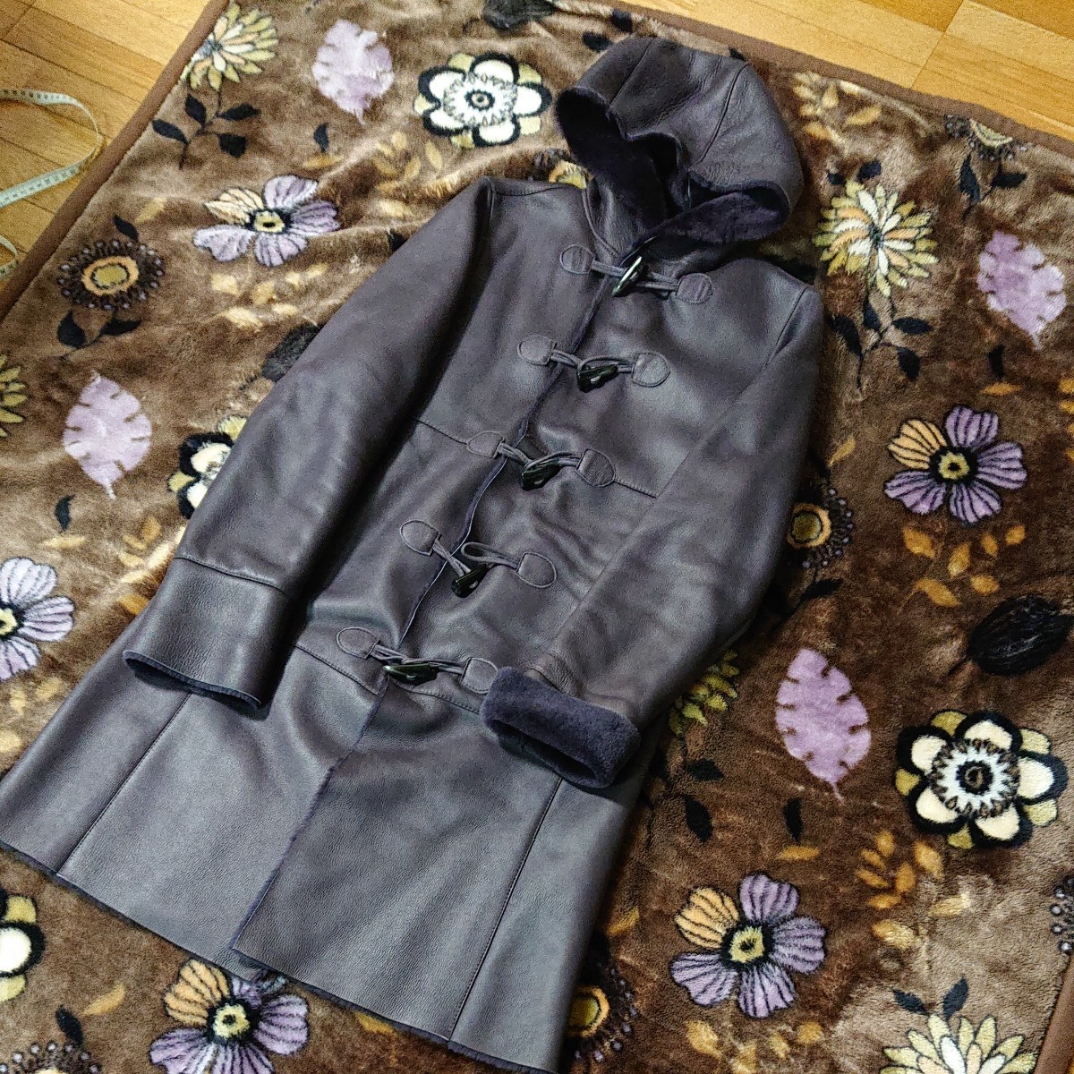 お値引き歓迎 藤色 リアルムートンダッフルコート USED レア 表革仕様