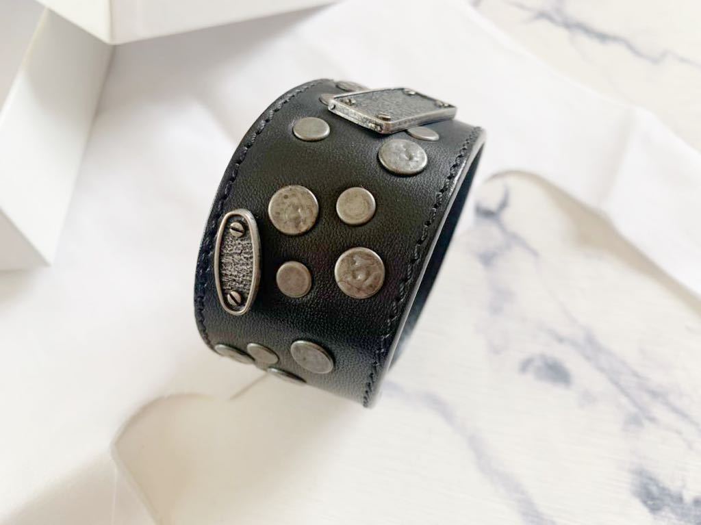 Maison Margiela】レザーブレスレットメゾンマルタンマルジェラ Maison Margiela】レザーブレスレットメゾンマルタンマルジェラ