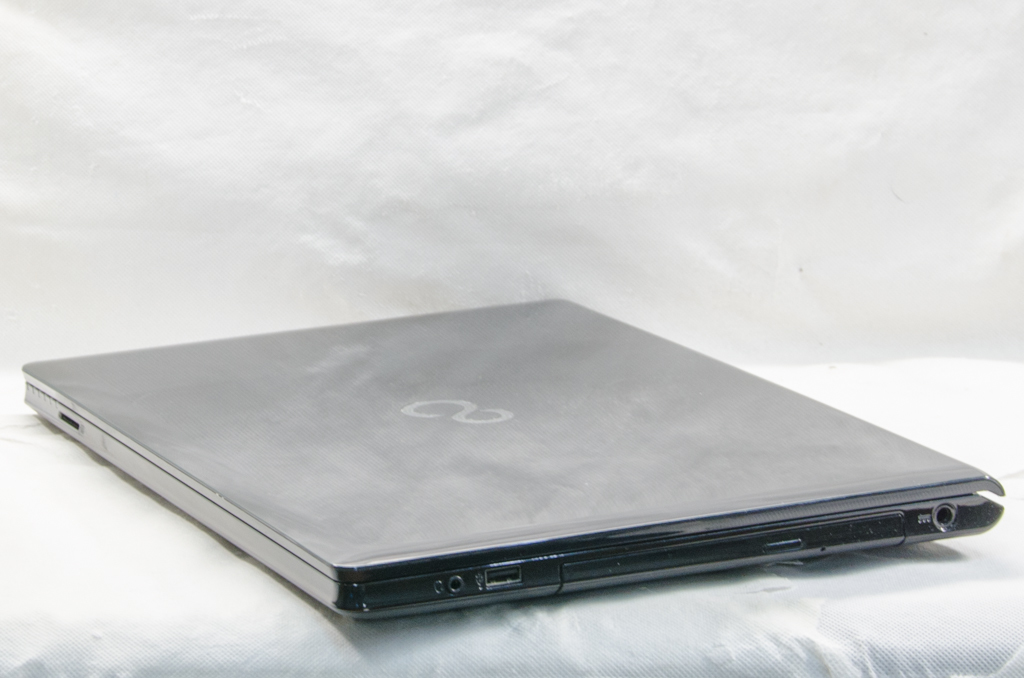 ☆最新Windows11・シャイニーブラック☆富士通 LIFEBOOK AH47/U☆第六