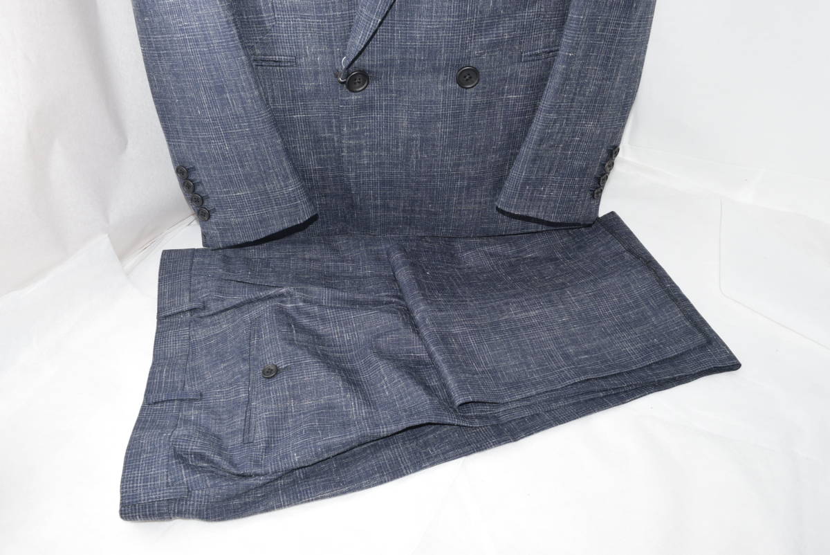 ☆新品☆Paul Smith COLLECTION セットアップ ダブルスーツ 紺 裏地花柄紫☆Mサイズ 肩幅40㎝ 身幅48㎝ 着丈71㎝ 胴囲78㎝☆定価187,000円_画像7