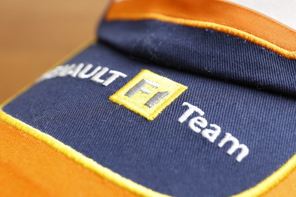 RENAULT ルノー♪F1 Team オフィシャルキャップ 帽子♪刺繍ロゴ 希少品 2_画像4