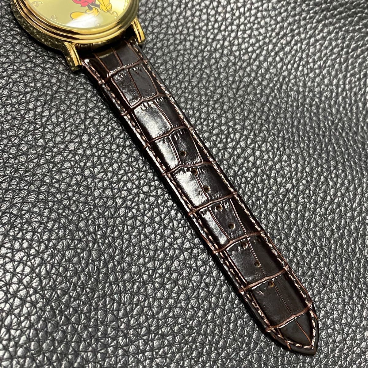 新品 43mm 日本製クオーツ ミッキーマウス Disney ゴールドx 新品 43mm 日本製クオーツ ミッキーマウス Disney ゴールドx