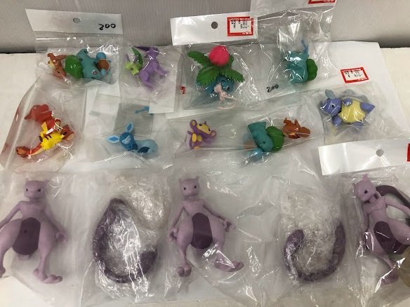 sum○中古・美品○ポケモンフィギュア 32体セット まとめ