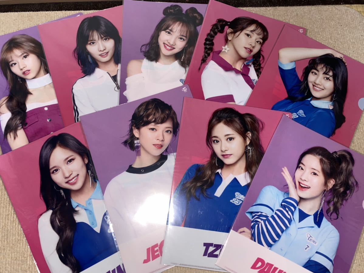 新作モデル TWICE Perfect world くじプラ 直筆サイン入りうちわ