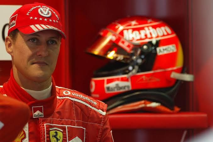 ミハエル シューマッハ 2004 F1 ヘルメット 1/2 スケール フェラーリ ミハエル シューマッハ 2004 F1 ヘルメット 1/2 スケール フェラーリ