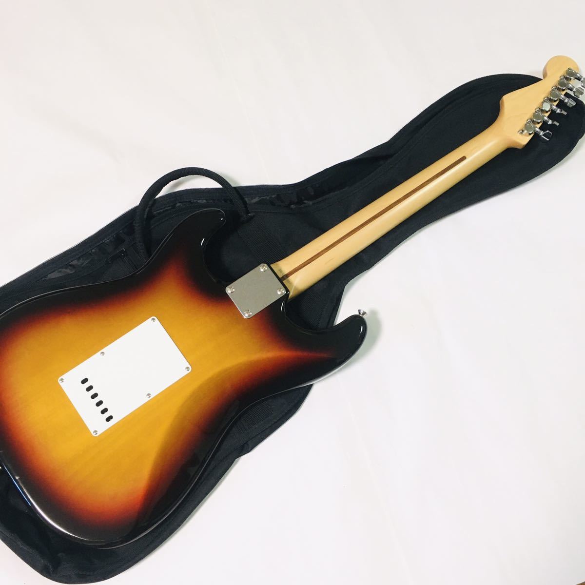 美品 Fender Stratocaster フェンダー ストラトキャスター サンバースト MADE IN JAPAN Q_画像6