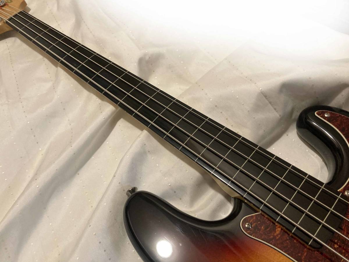 Squier By Fender Vintage Modified Precision Bass Fretless Squier By Fender Vintage Modified Precision Bass Fretless