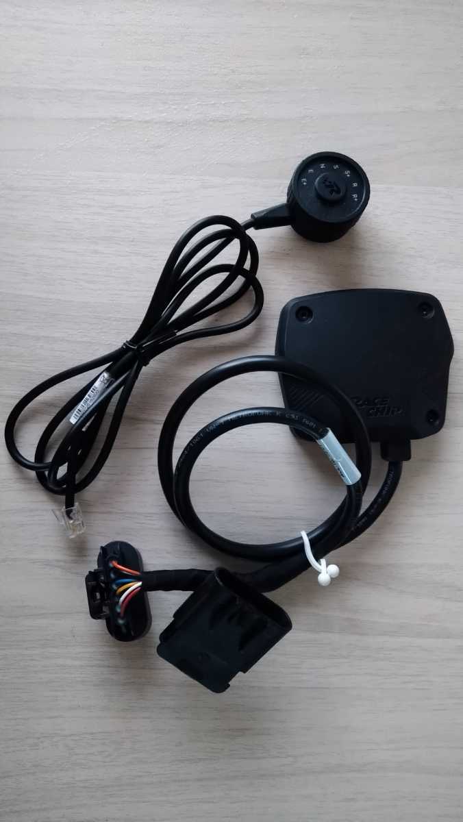 最新作の レースチップXLR アバルト595 スロットルコントローラー