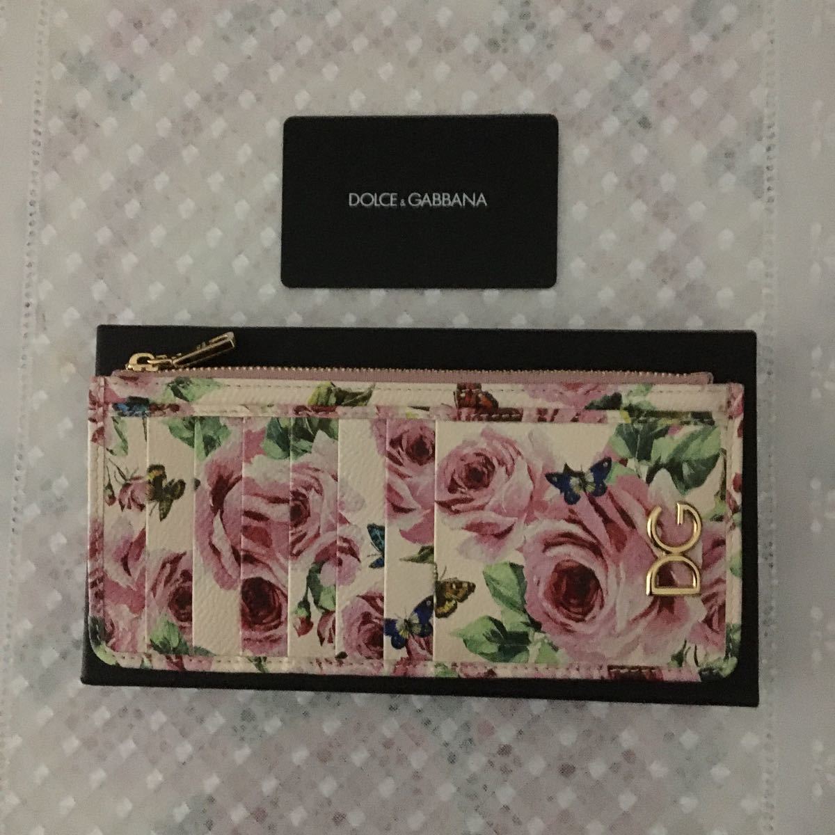 美品】ドルチェアンドガッバーナ 財布 カードケース 薔薇柄 レディース