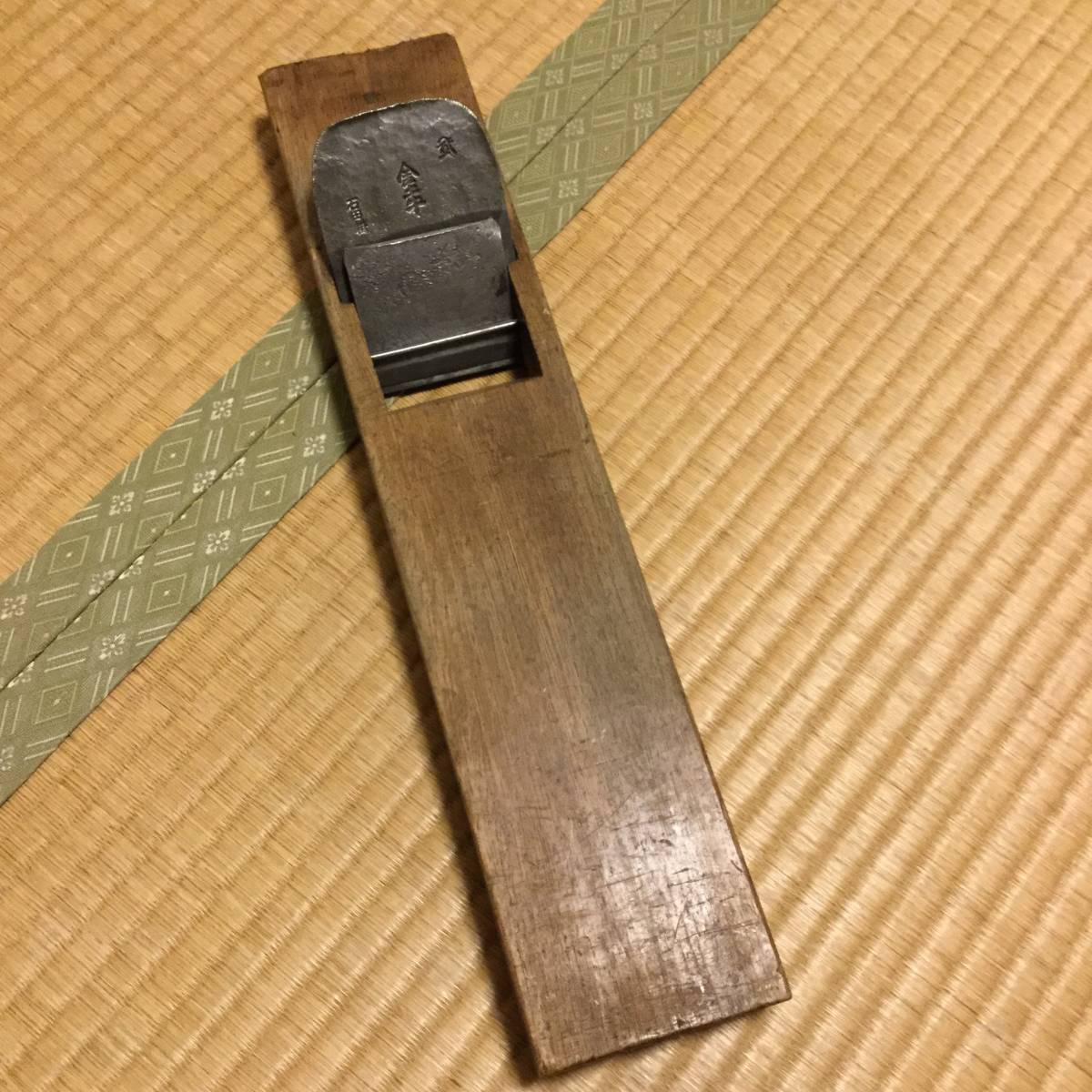 三木鉋 古鉋 【金土牛 寸8 (石田耕)】白樫長台41㎝ 検索: 三木鉋 古鉋 【金土牛 寸8 (石田耕)】白樫長台41㎝ 検索:
