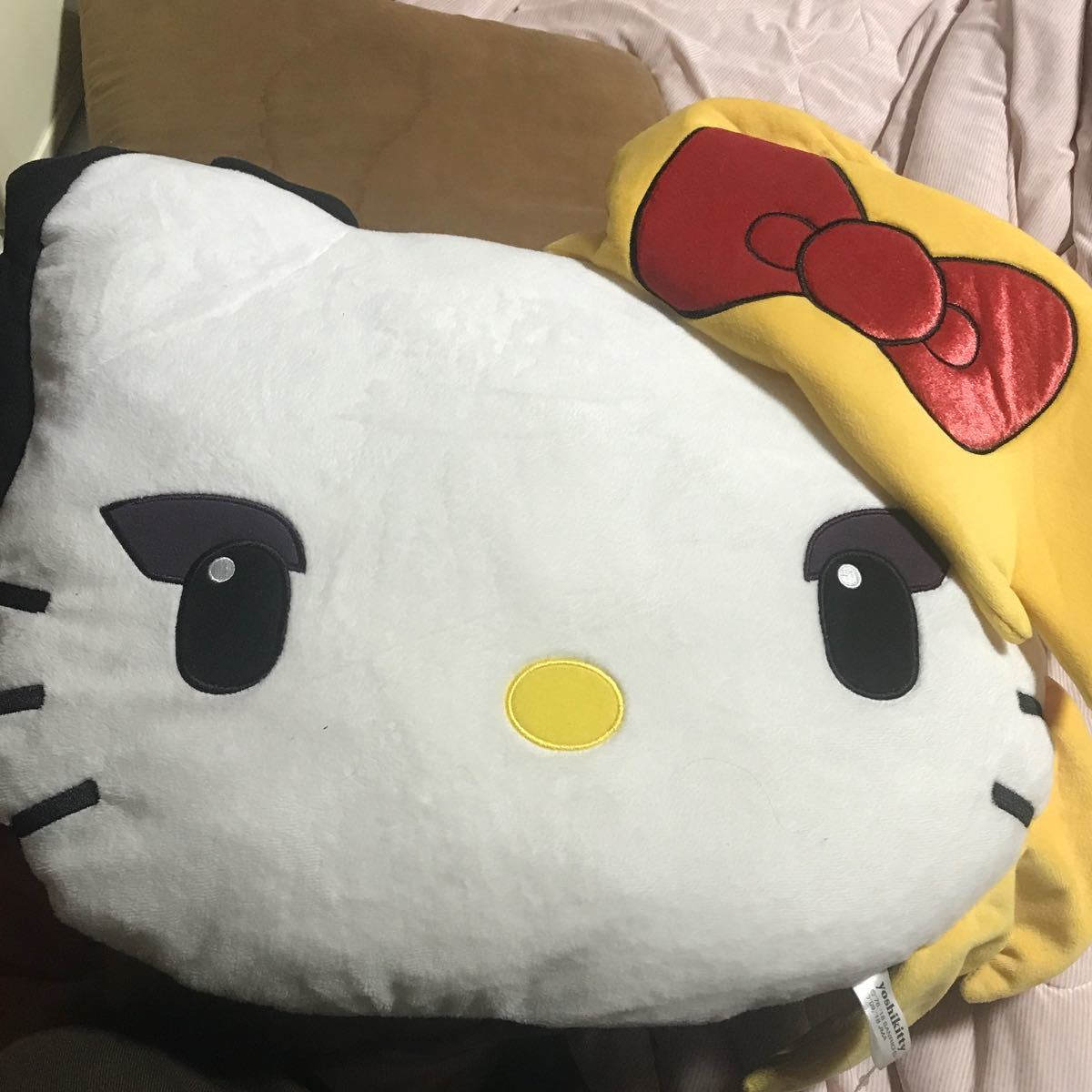 ☆ラウンドワン限定☆yoshikitty BIG フェイスクッション - メルカリ