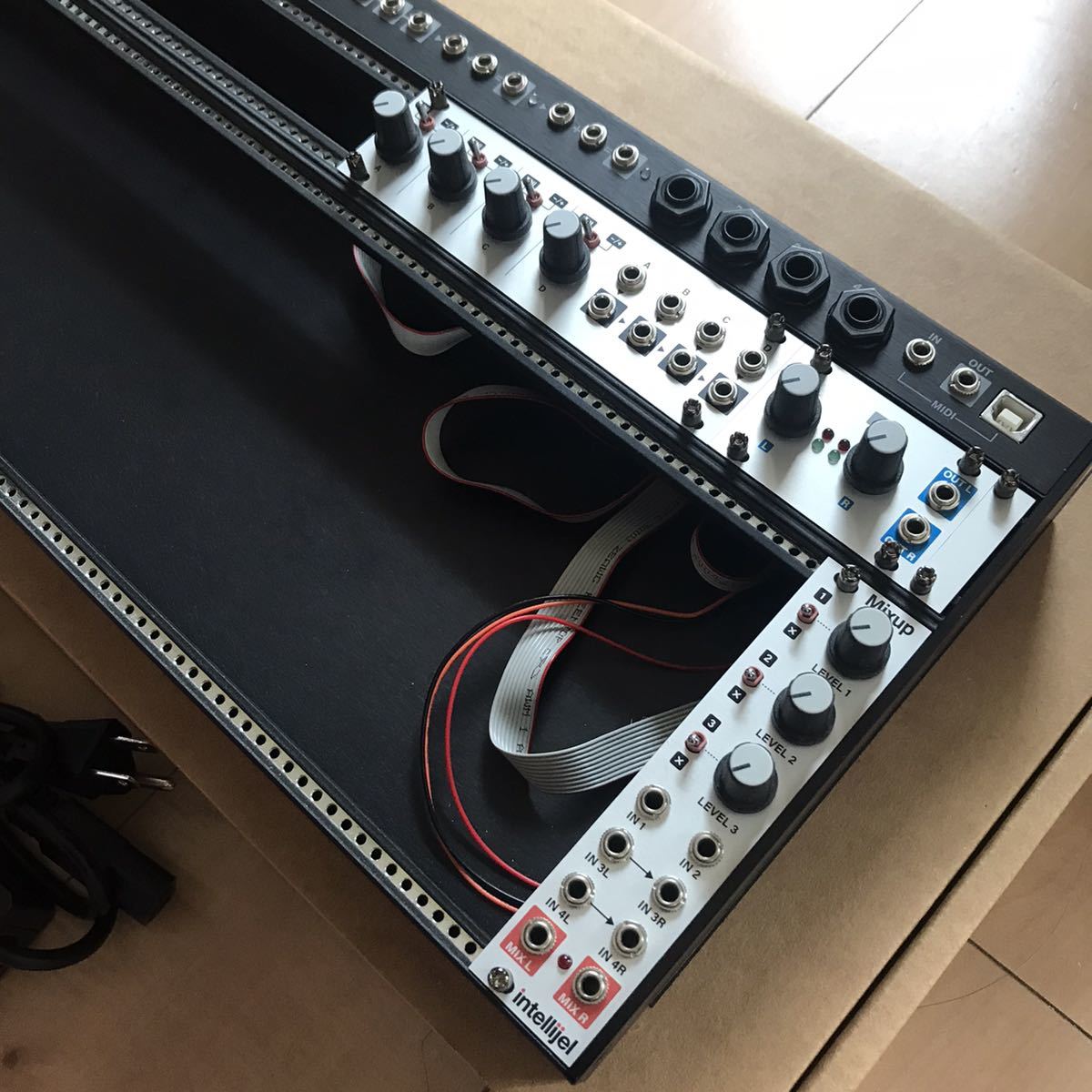 美品】Intellijel Palette Case 104hp Black +1Uモジュール モジュラーシンセ ユーロラック doepfer  make noise mutable instruments