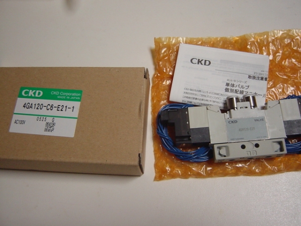 CKD 電磁弁　エアーバルブ　4GA120-C6-E21-1　AC100ｖ　新品_画像1