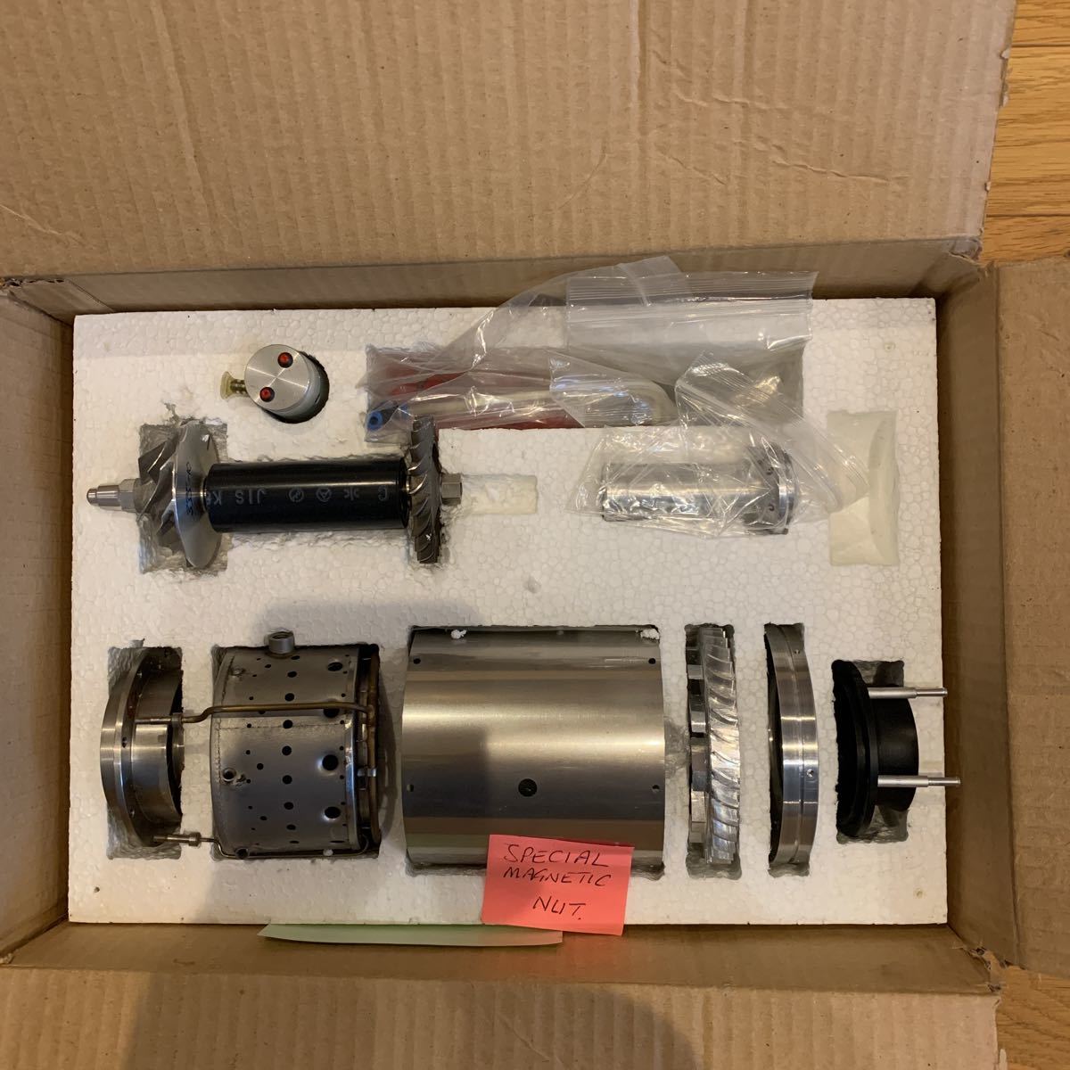 WREN社 タービンジェットエンジン 組み立てキット WREN社 タービンジェットエンジン 組み立てキット