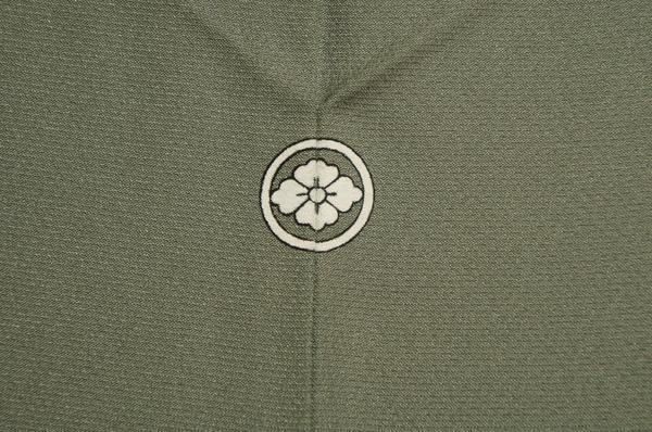 『お花ちゃんの店』灰緑色金箔かすみ菊梅笹模様色留袖F3448_画像4