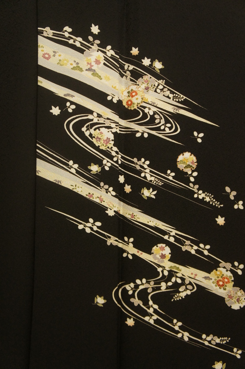 特選黒色地流水雪輪花模様刺繍入り附下訪問着[H12794]_画像3