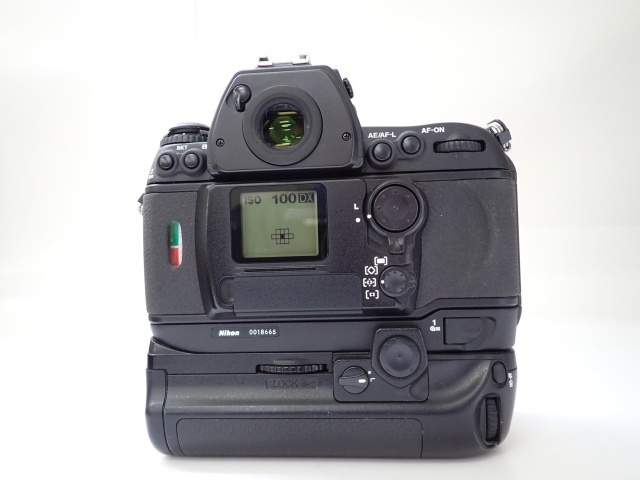 Nikon F6 + MB-40 ニコン AFフィルム一眼レフカメラ ボディ マルチパワーバッテリーパック付 動作品 ￡ 6500F-32 的详细信息  | 雅虎拍卖代拍 | FROM JAPAN