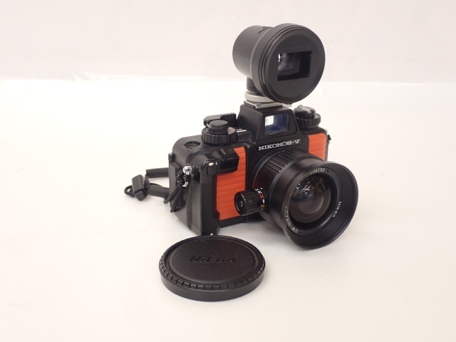 超格安価格 ・UWニッコール20mmF2.8(水中専用) ニコノスV - フィルムカメラ