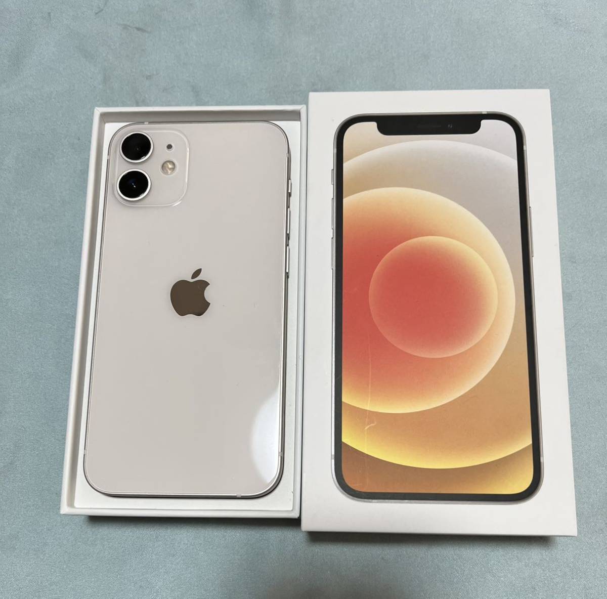 美品 iPhone 12 mini 64GB ホワイトSIMロック解除 iOS 14.8.1 www